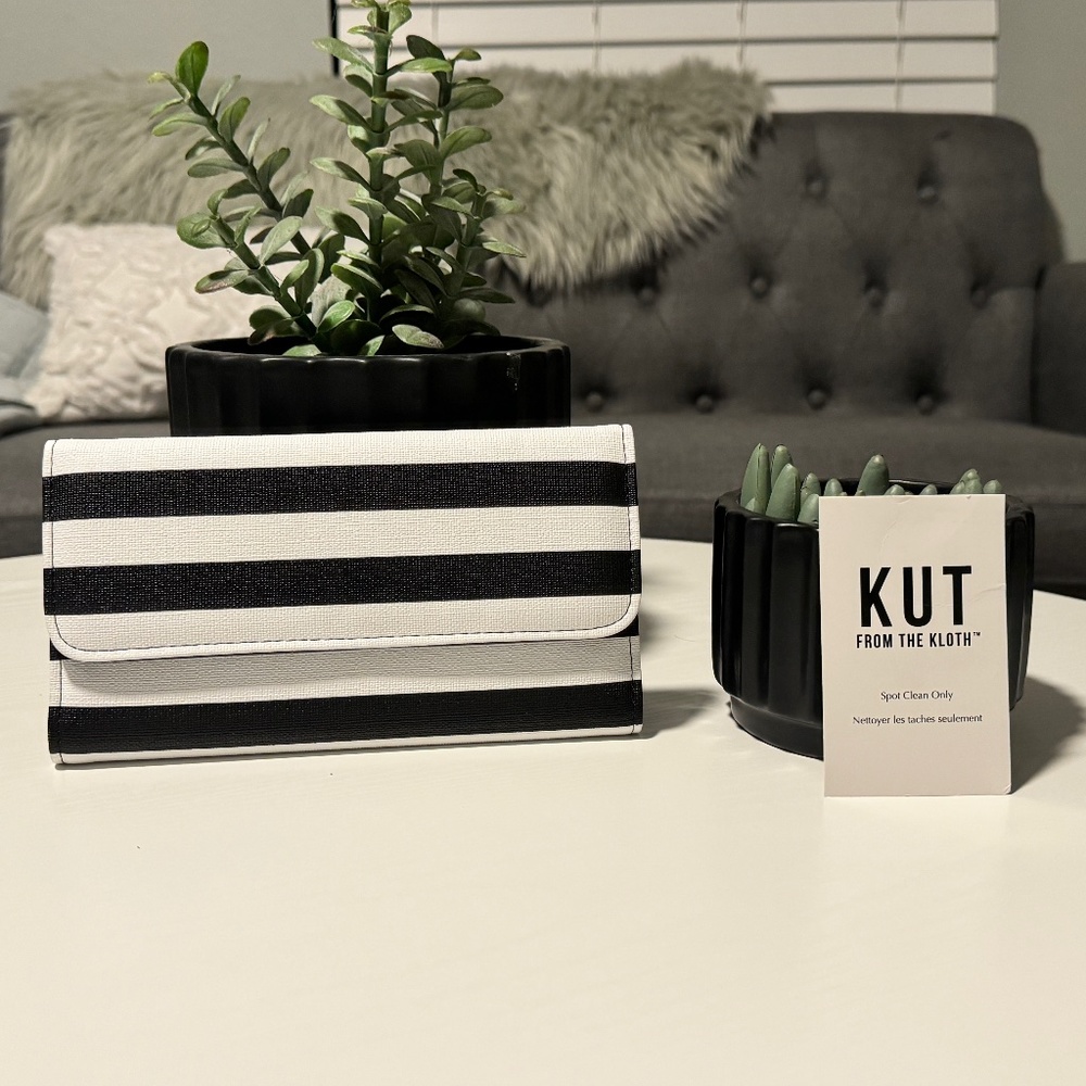 Kut from the Kloth Trifold Wallet Black and White Striped Slots